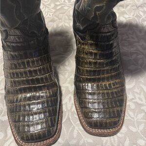 Crocodile Pattern Leather Boots